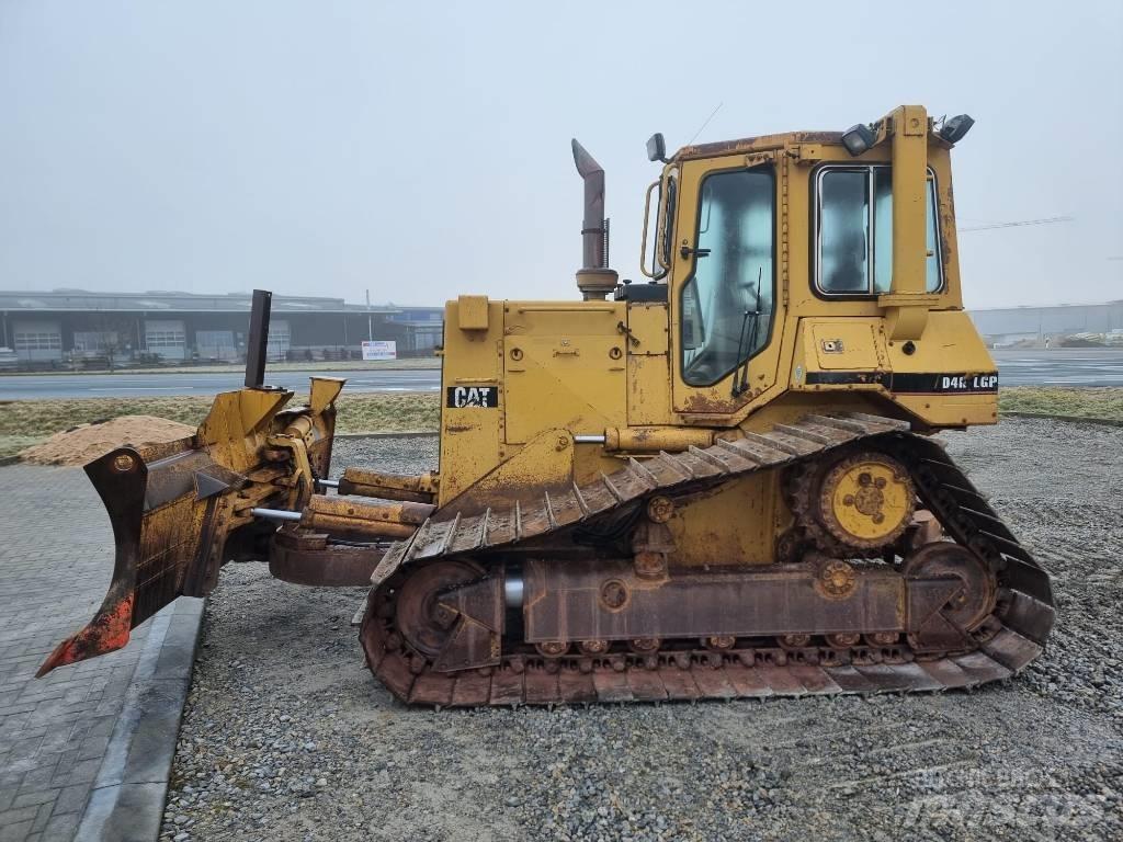 CAT D 4 H Bulldozer på larvebånd