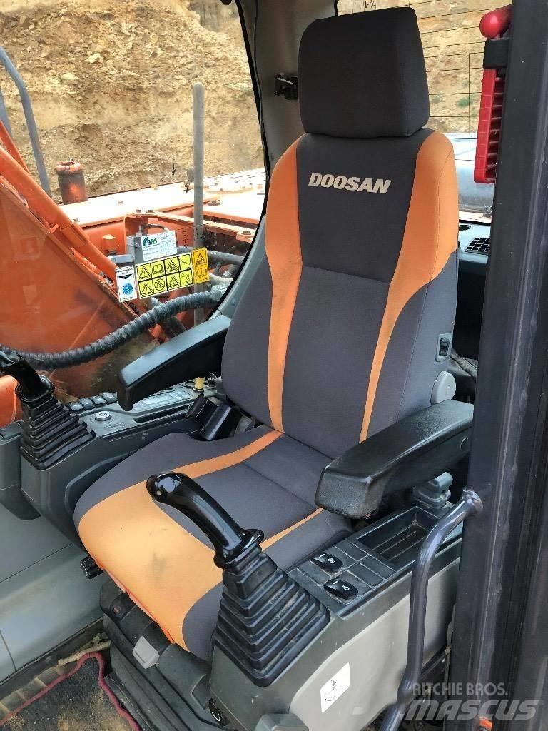 Doosan DX 225 Gravemaskiner på larvebånd
