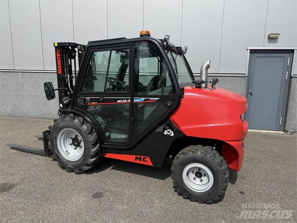 Manitou MC25-4 Terrængående gaffeltruck
