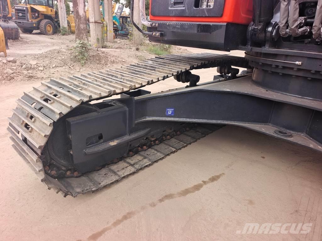 Doosan DX225LC Gravemaskiner på larvebånd