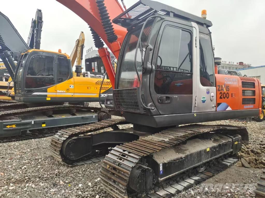 Hitachi ZX 200-3 Gravemaskiner på larvebånd