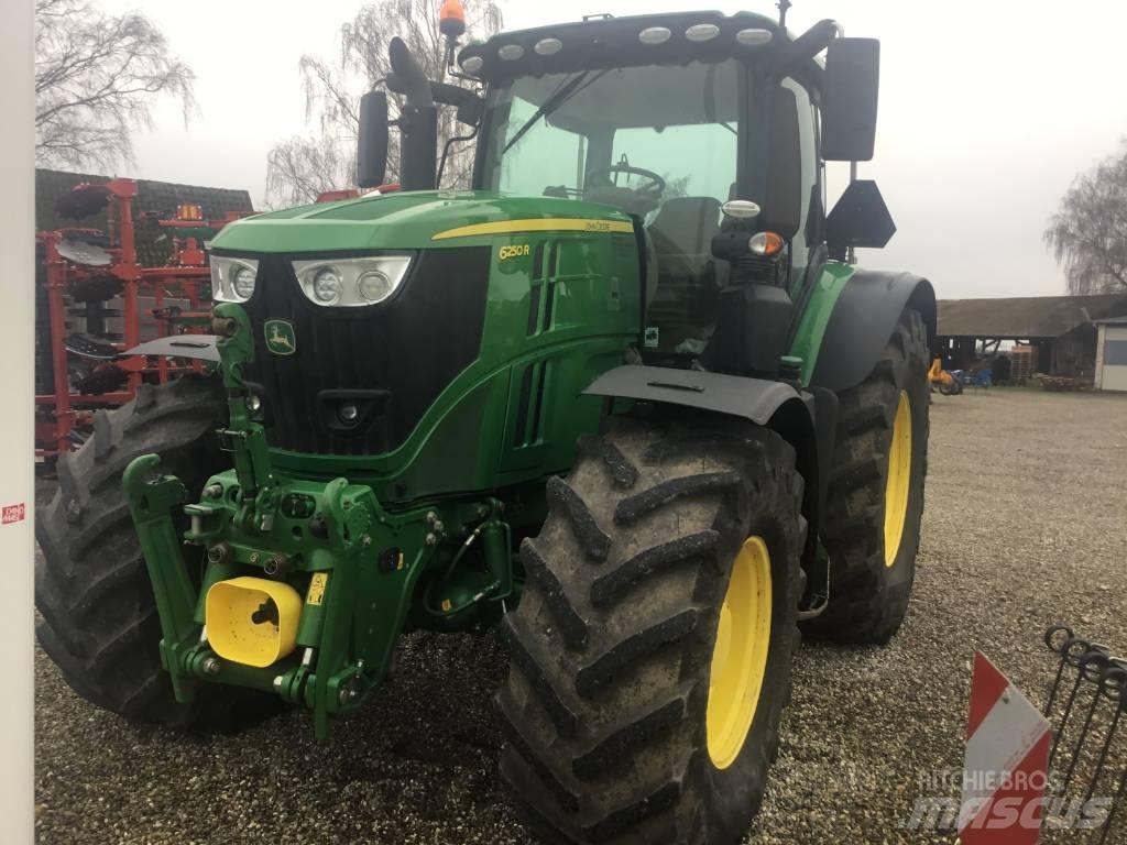 John Deere 6250R Traktorer