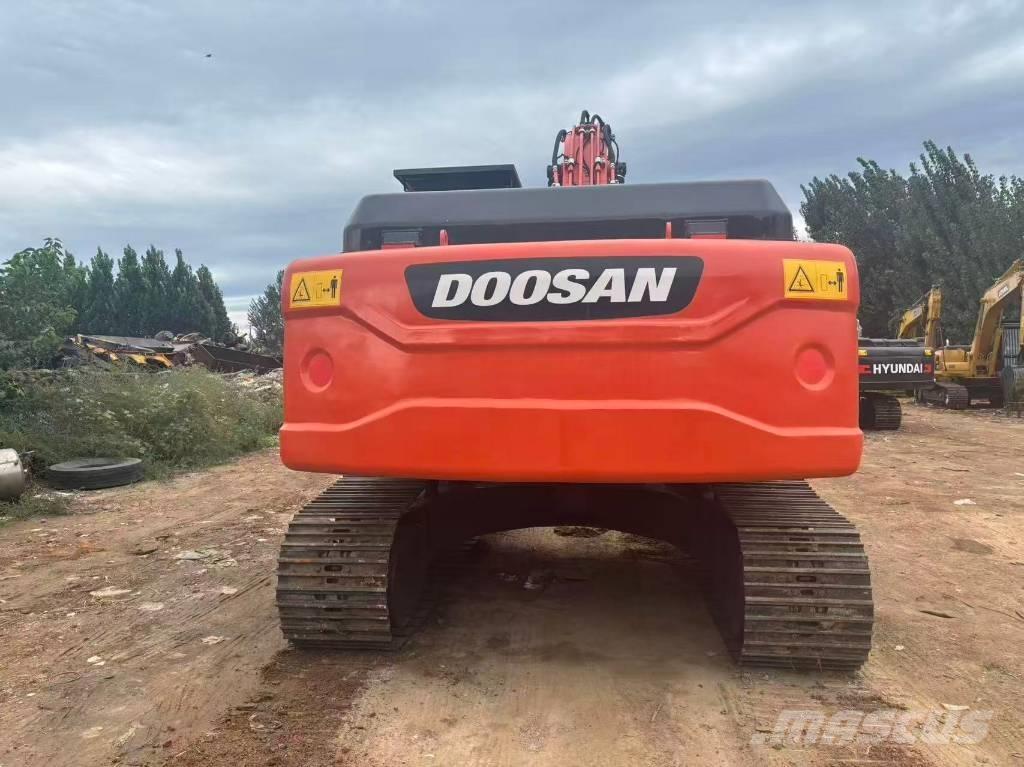 Doosan DX 225 Gravemaskiner på larvebånd