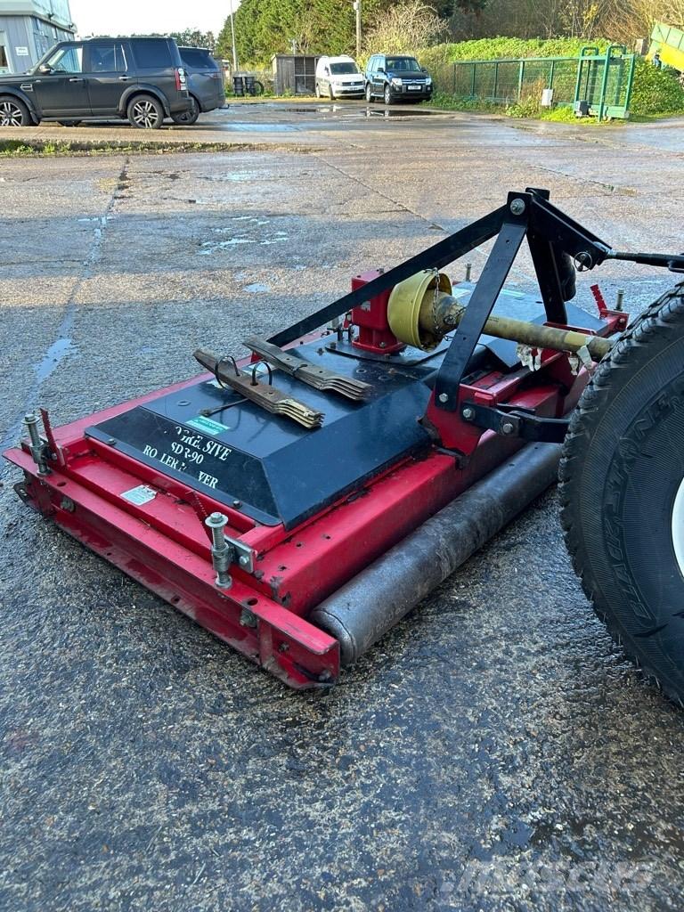 Progressive SDR-90 Monterede og efterspændte slåmaskiner