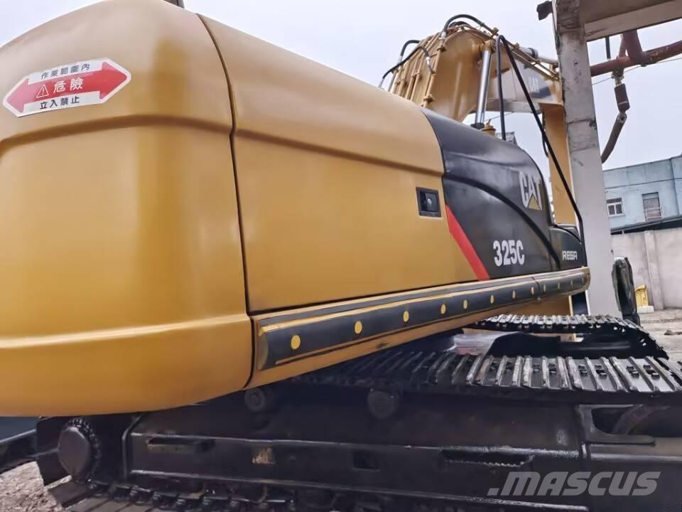 CAT 325C Gravemaskiner på larvebånd