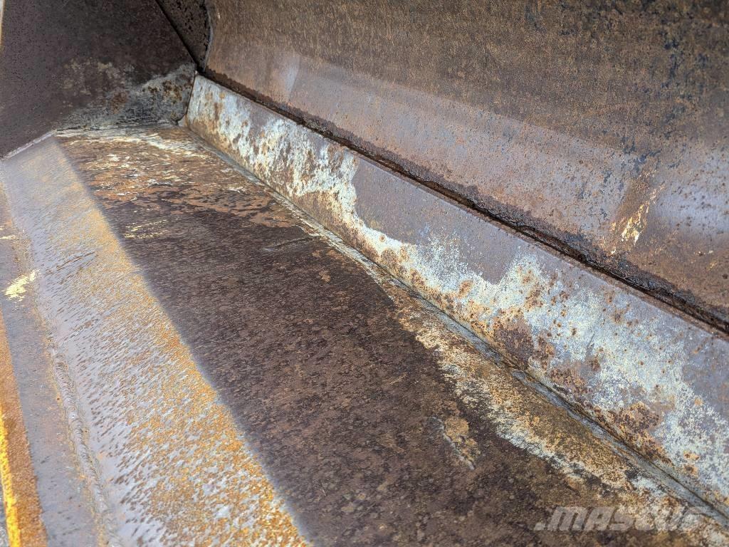  SUTTON 4-IN-1 BUCKET Skovle