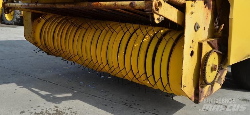 New Holland D1000 Pressere til firkantede baller