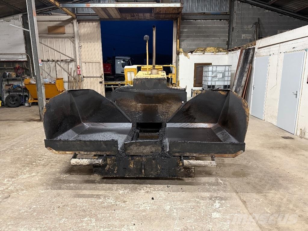 CAT BB 621 E Asfaltudlæggere