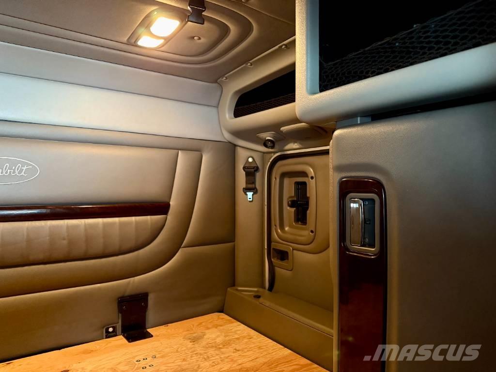 Peterbilt 389 PRIDE Trækkere