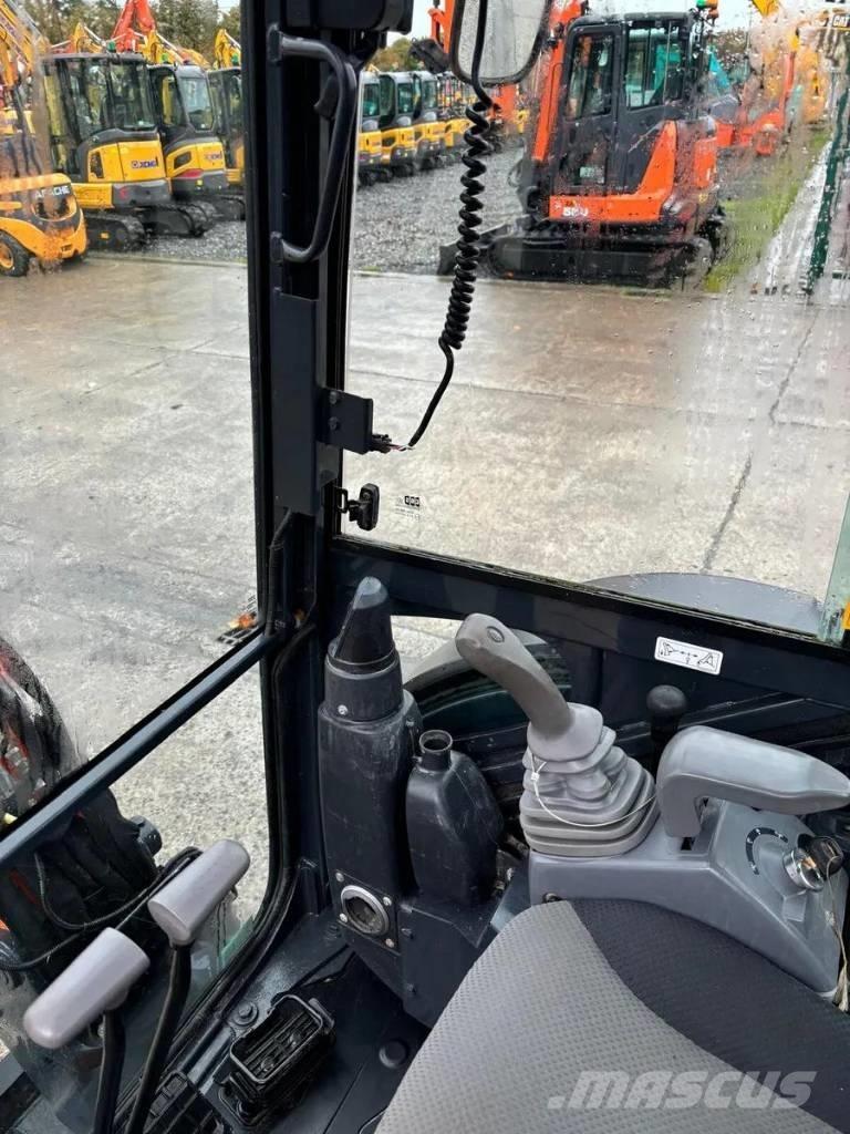 Hitachi ZX26U-6CR Minigravemaskiner