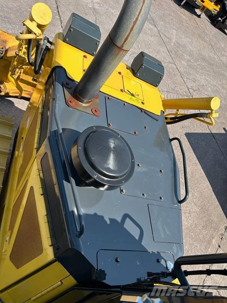 Komatsu D 65 PX-18 Bulldozer på larvebånd