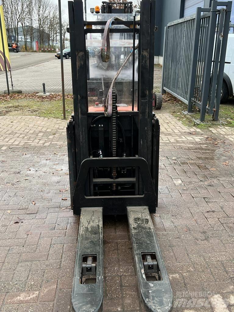 BT SPE 125 Gaffelstabler med gående fører
