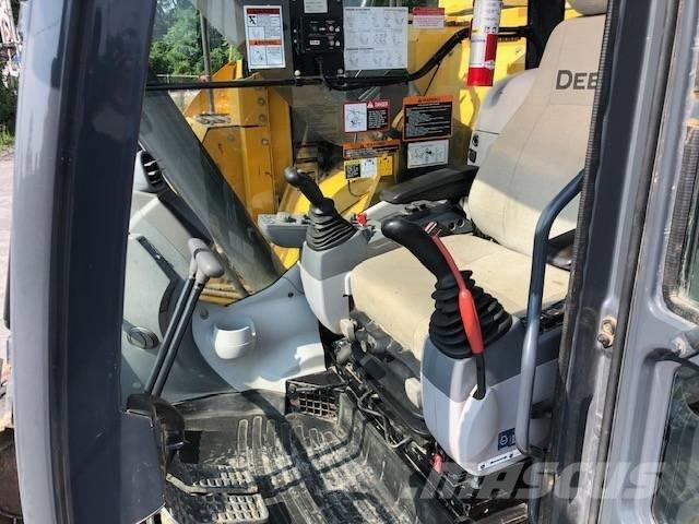 DEERE 245G LC Gravemaskiner på larvebånd