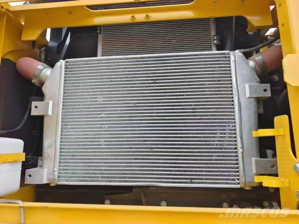 Komatsu 350-8 Gravemaskiner på larvebånd