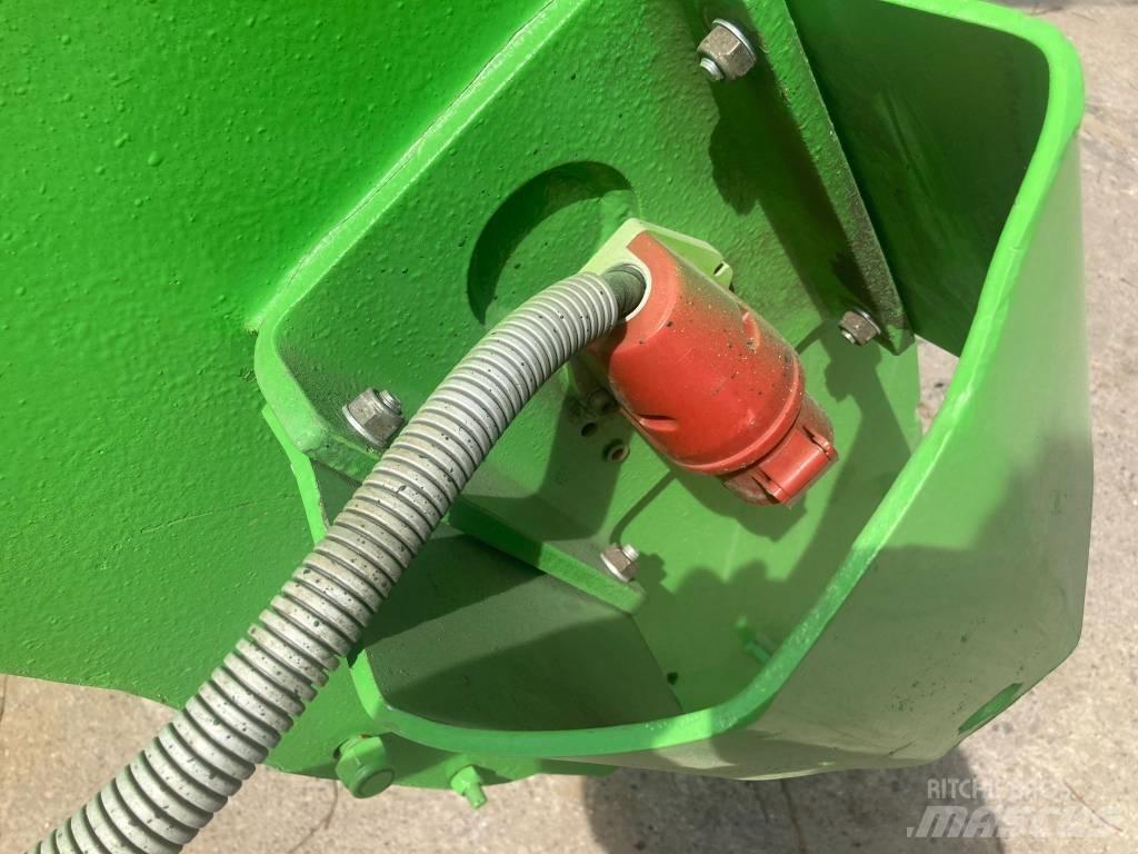 Sennebogen 825 Materialehåndteringsmaskiner