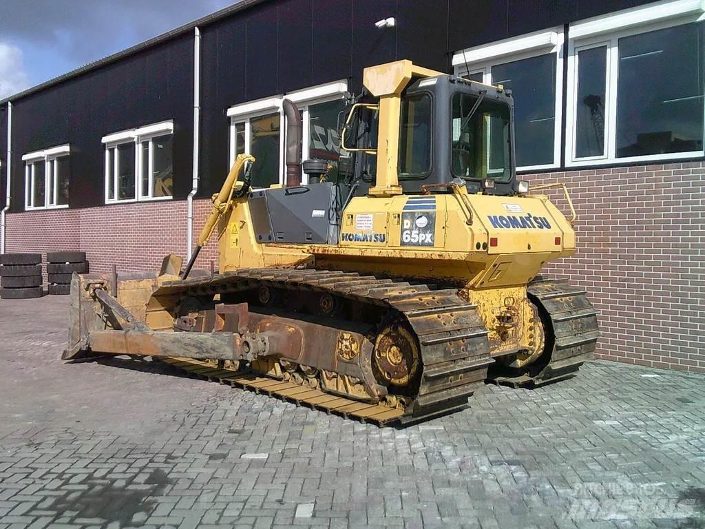 Komatsu D65PX-15 Bulldozer på larvebånd