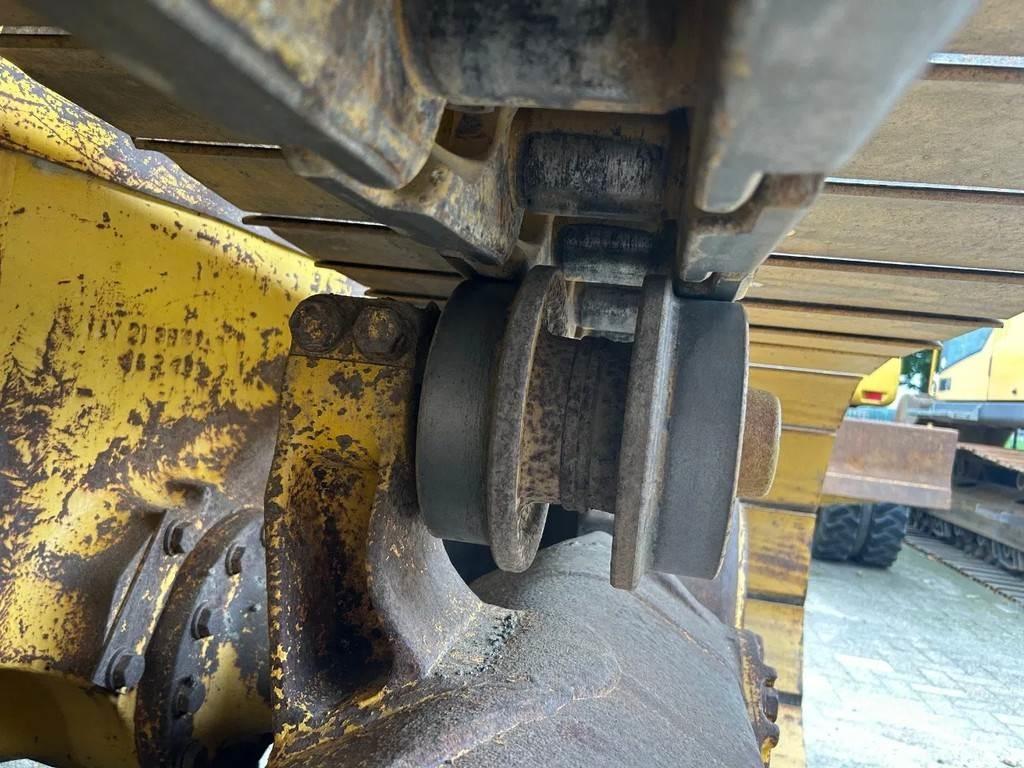 Komatsu D65PX-15 Bulldozer på larvebånd