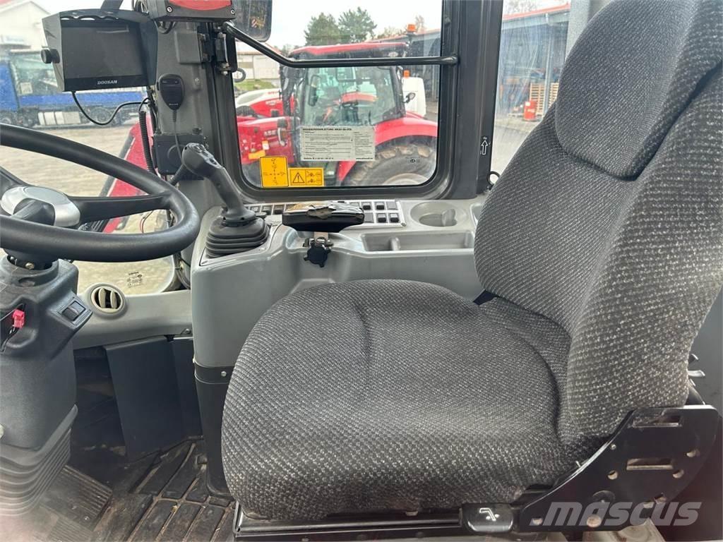 Doosan DL 300 Læssemaskiner på hjul