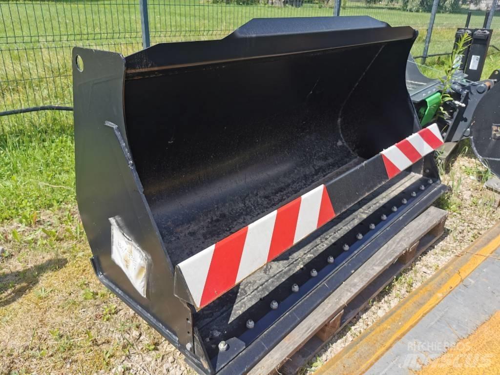 JCB Universals Booms og dippers