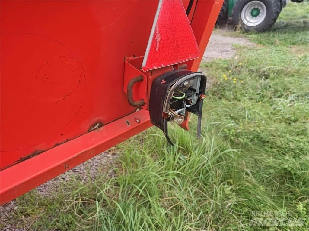 Deutz-Fahr E390 Selvlæssende vogne