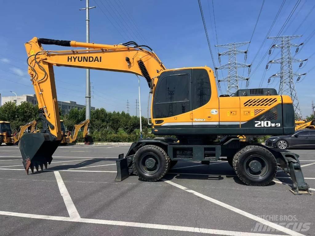 Hyundai 210W-9 Gravemaskiner på hjul