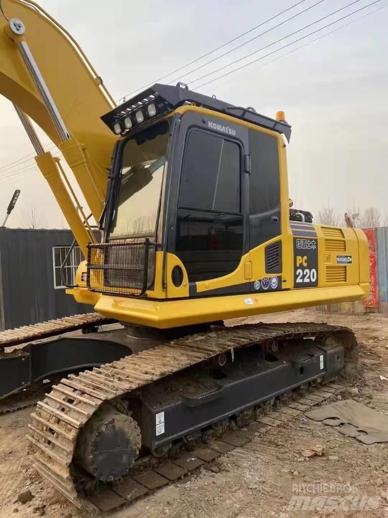Komatsu PC220-8 Gravemaskiner på hjul