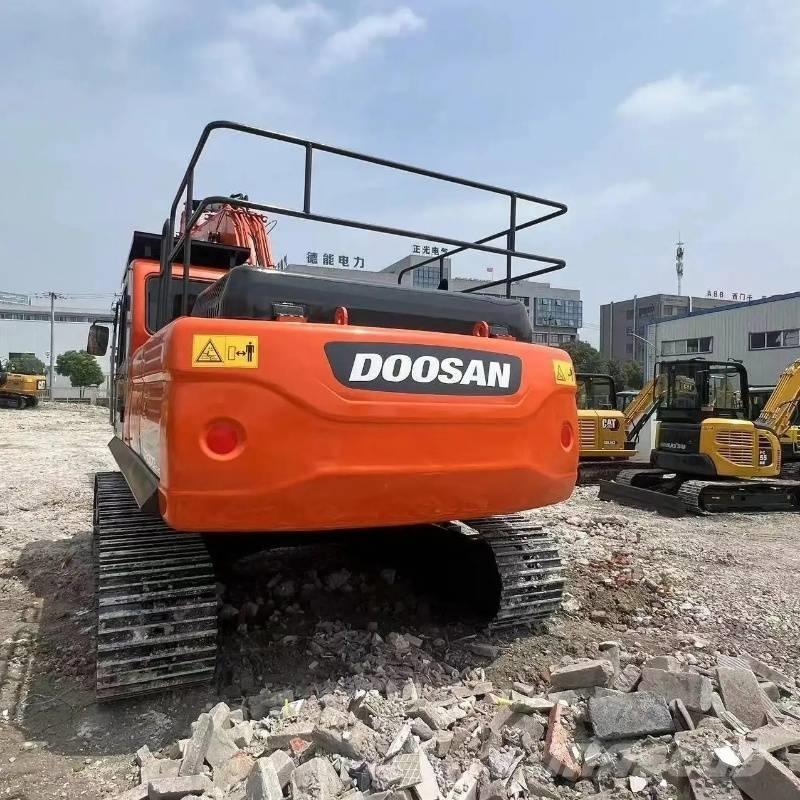 Doosan DX 300 Gravemaskiner på larvebånd