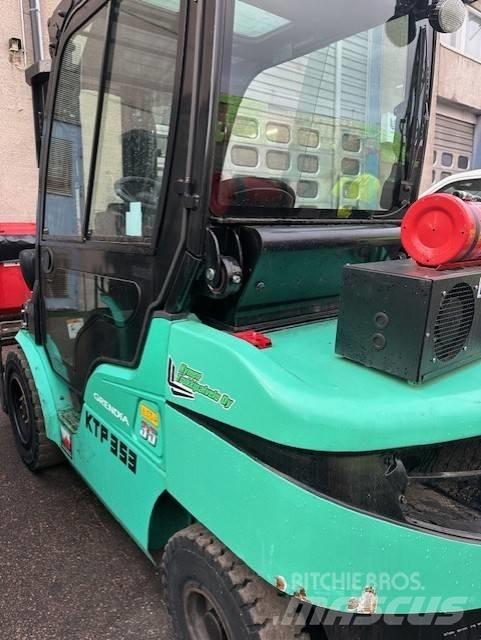 Mitsubishi FD 35 N Diesel gaffeltrucks