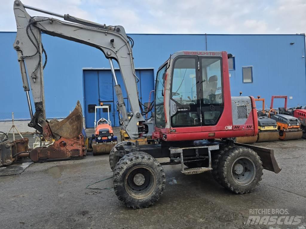 Takeuchi TB070W Gravemaskiner på hjul