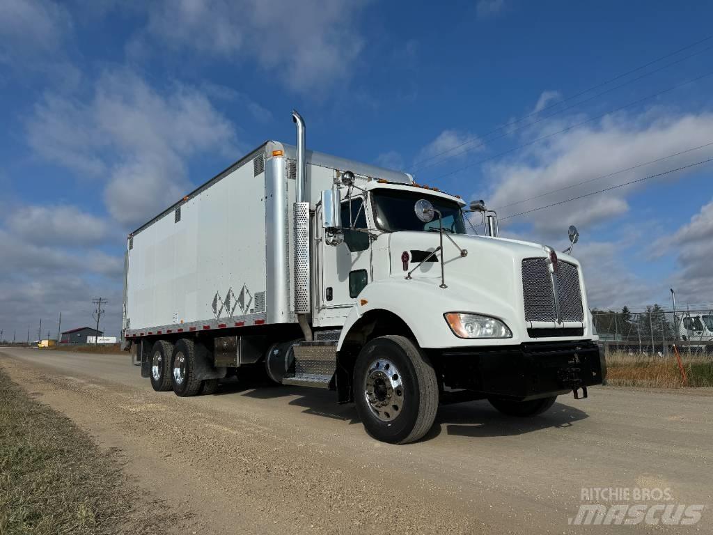 Kenworth T 440 Fast kasse