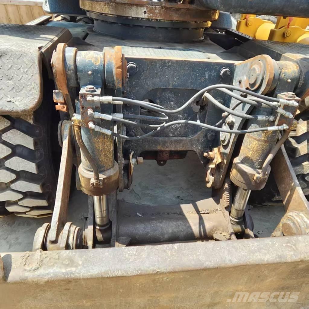 Hyundai R210W-9 Gravemaskiner på hjul