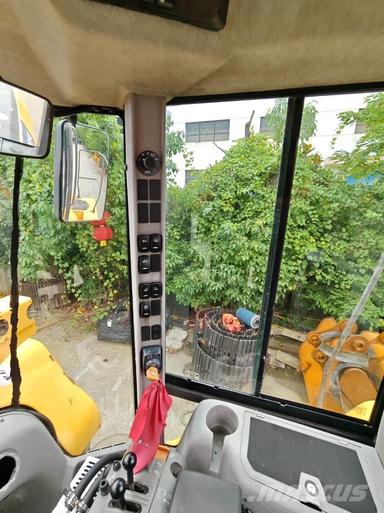 Volvo L 120 Læssemaskiner på hjul