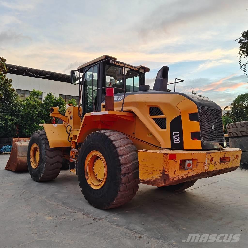 Volvo L 120 Læssemaskiner på hjul
