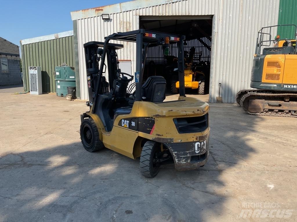 CAT DP30NT Diesel gaffeltrucks
