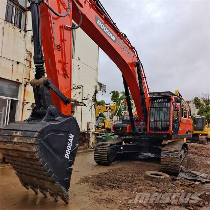 Doosan DX 340 LC Gravemaskiner på larvebånd