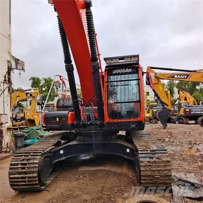 Doosan DX 340 LC Gravemaskiner på larvebånd