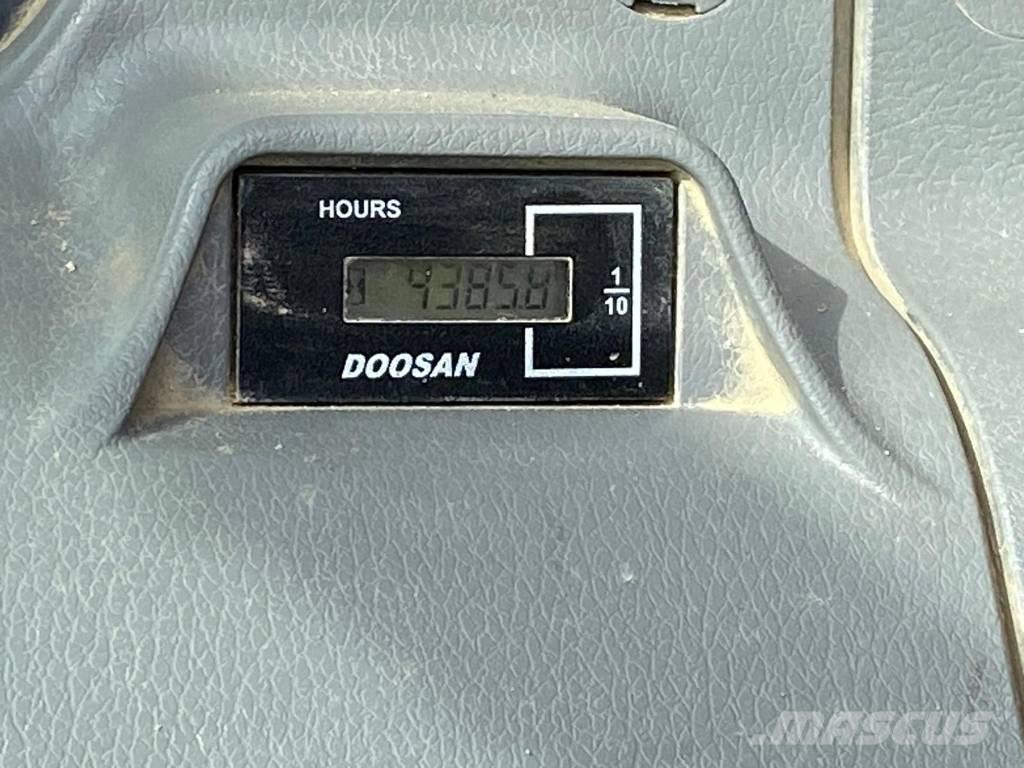 Doosan DX 160 LC Gravemaskiner på larvebånd