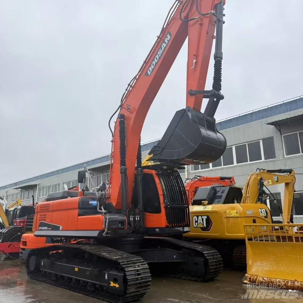 Doosan DX225LC-9C Midi-gravemaskiner 7t - 12t