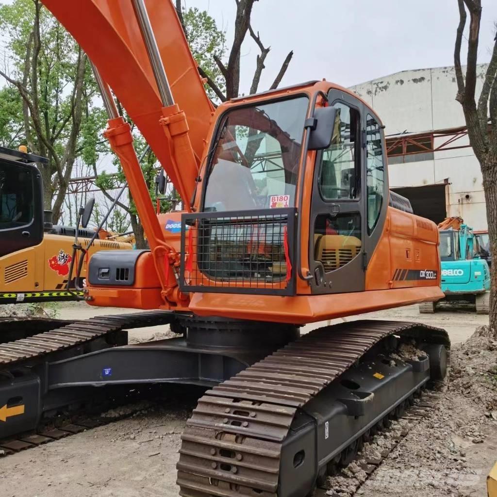 Doosan DX 300 LC Gravemaskiner på larvebånd