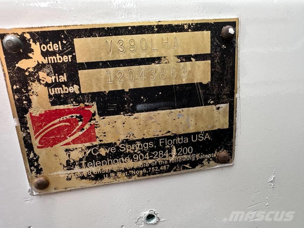 International 7400 Slamsuger