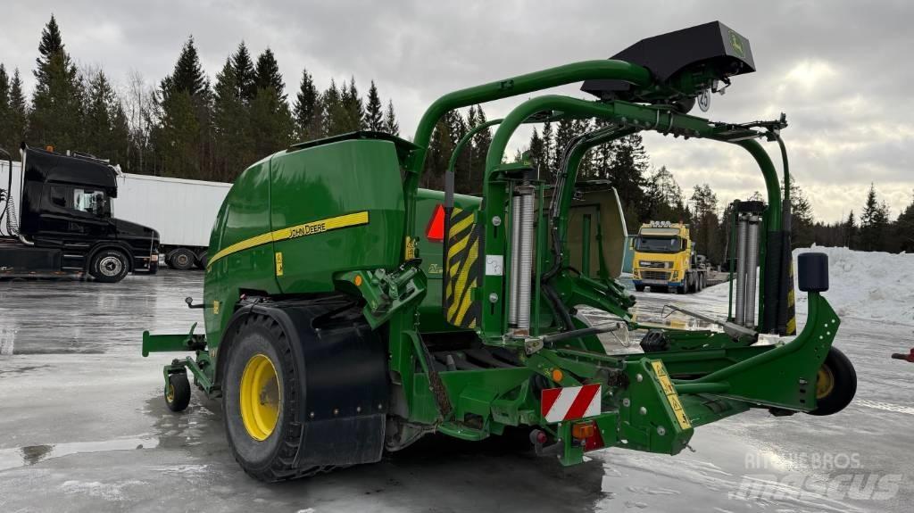 John Deere C 441 R Rundballe-pressere