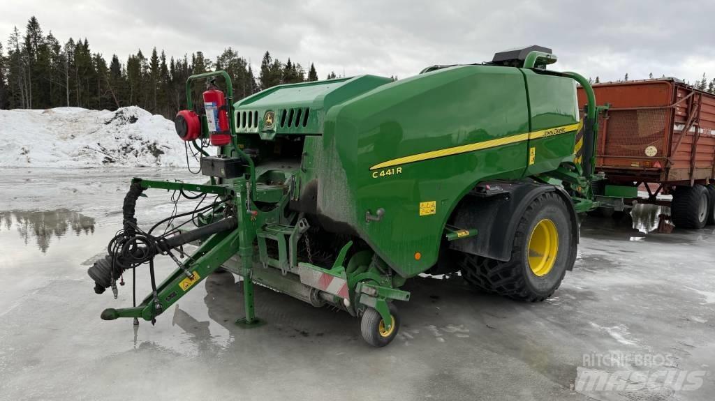 John Deere C 441 R Rundballe-pressere