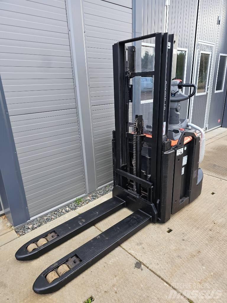 BT SPE 200 D 2500mm Gaffelstabler med gående fører