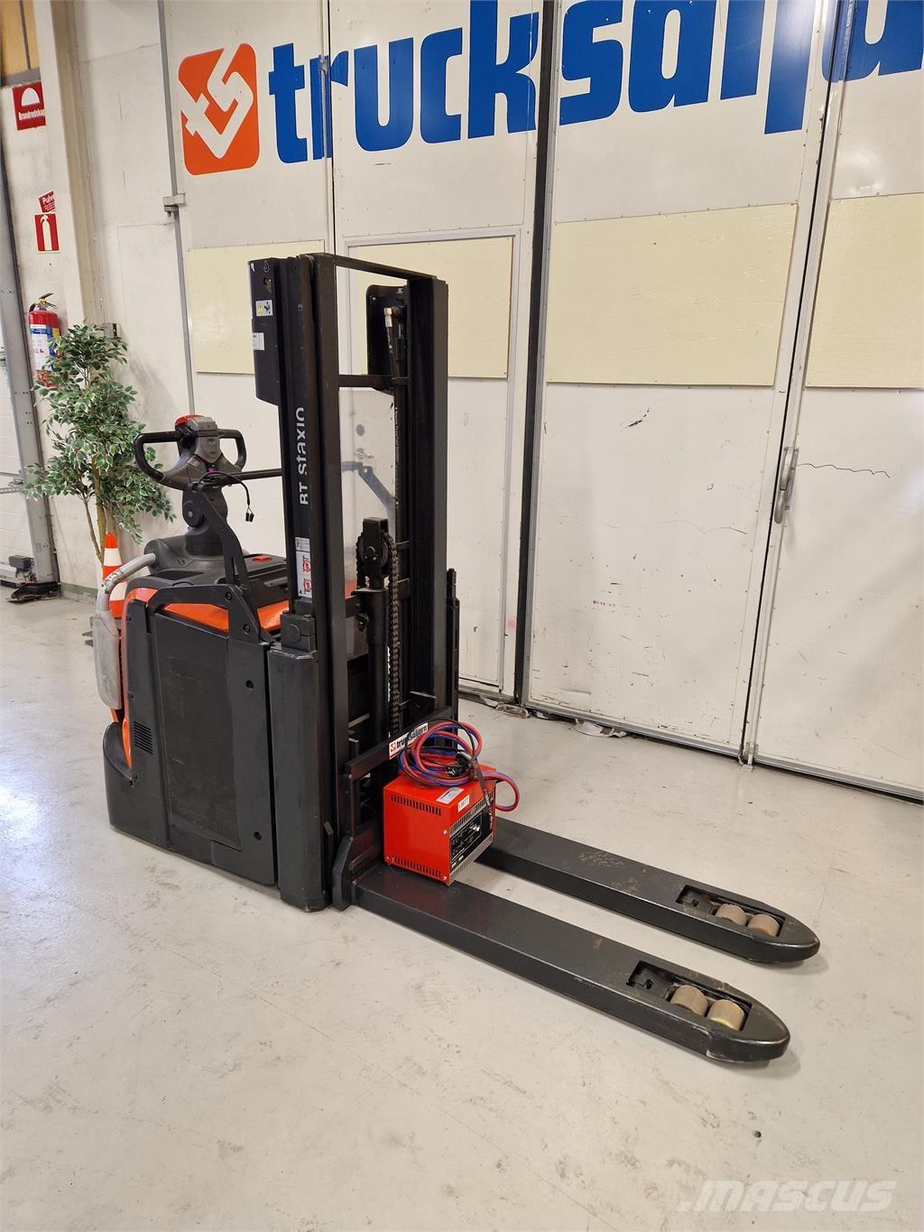 Toyota SPE200D Selvkørende stablere