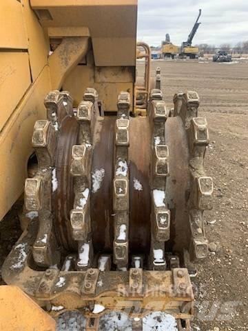 CAT 815 B Jordvibrationstromler