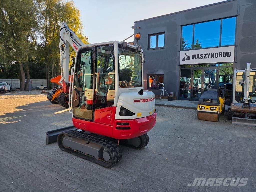 Takeuchi TB230 + HS03 Minigravemaskiner