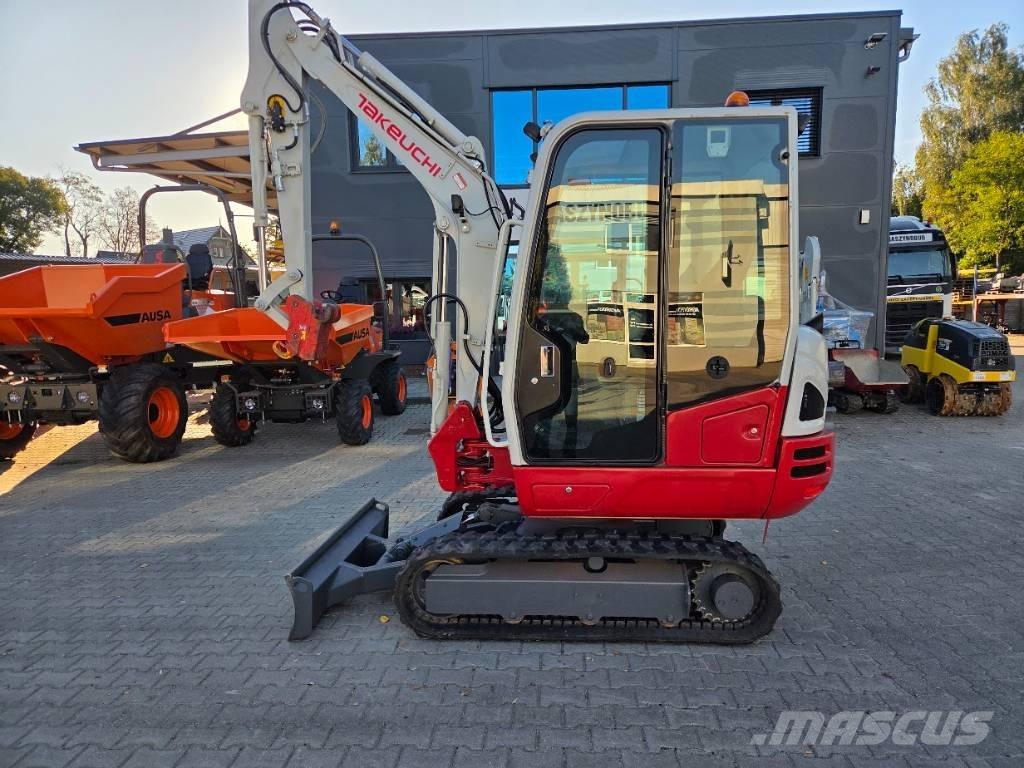 Takeuchi TB230 + HS03 Minigravemaskiner