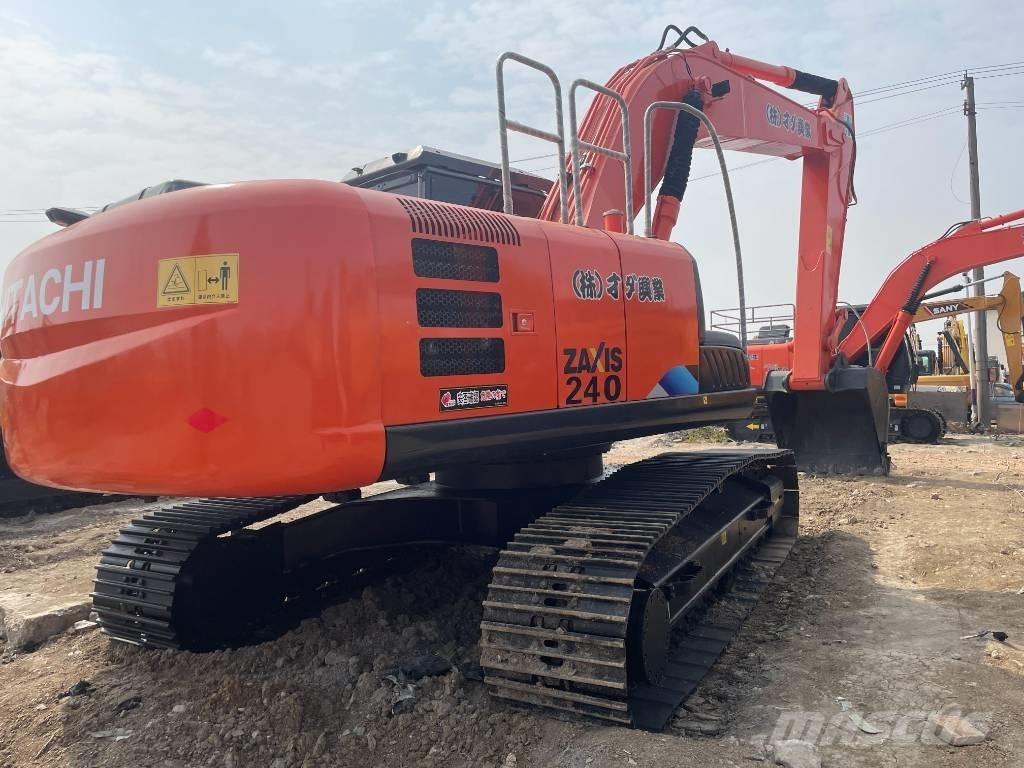 Hitachi ZX 240 Gravemaskiner på larvebånd