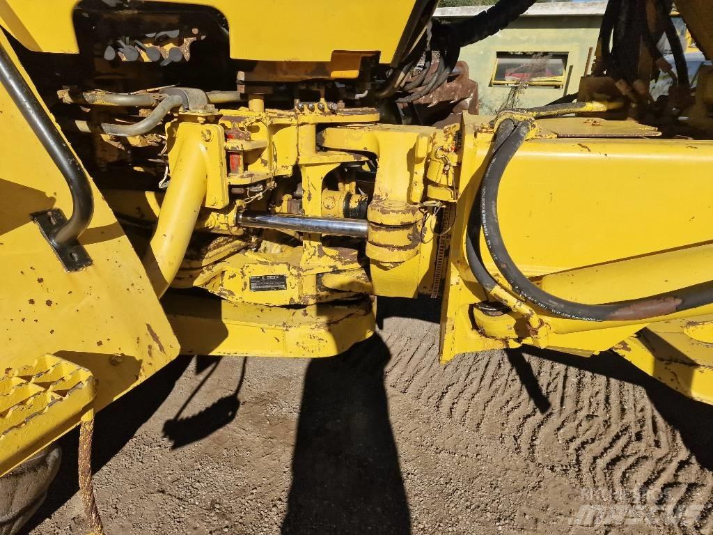 CAT 725 Terrængående lastbiler