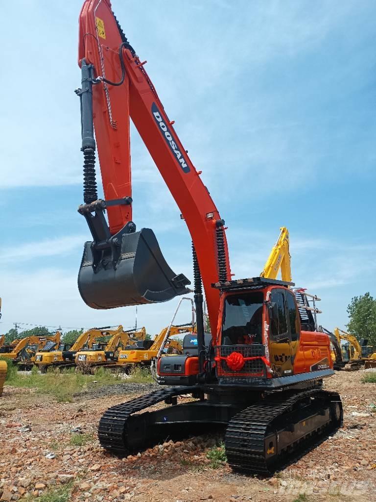 Doosan DX300LC Gravemaskiner på larvebånd